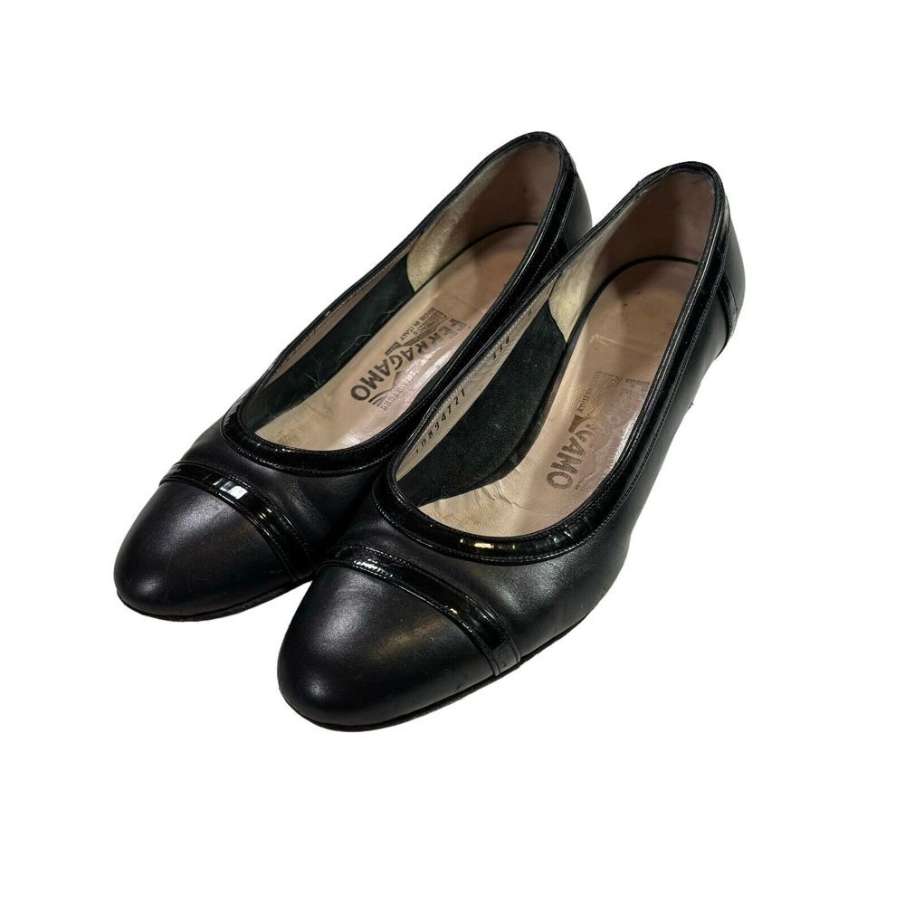 Salvatore Ferragamo Low Heel Pumps Size 6‎ C Black Fabula Leather